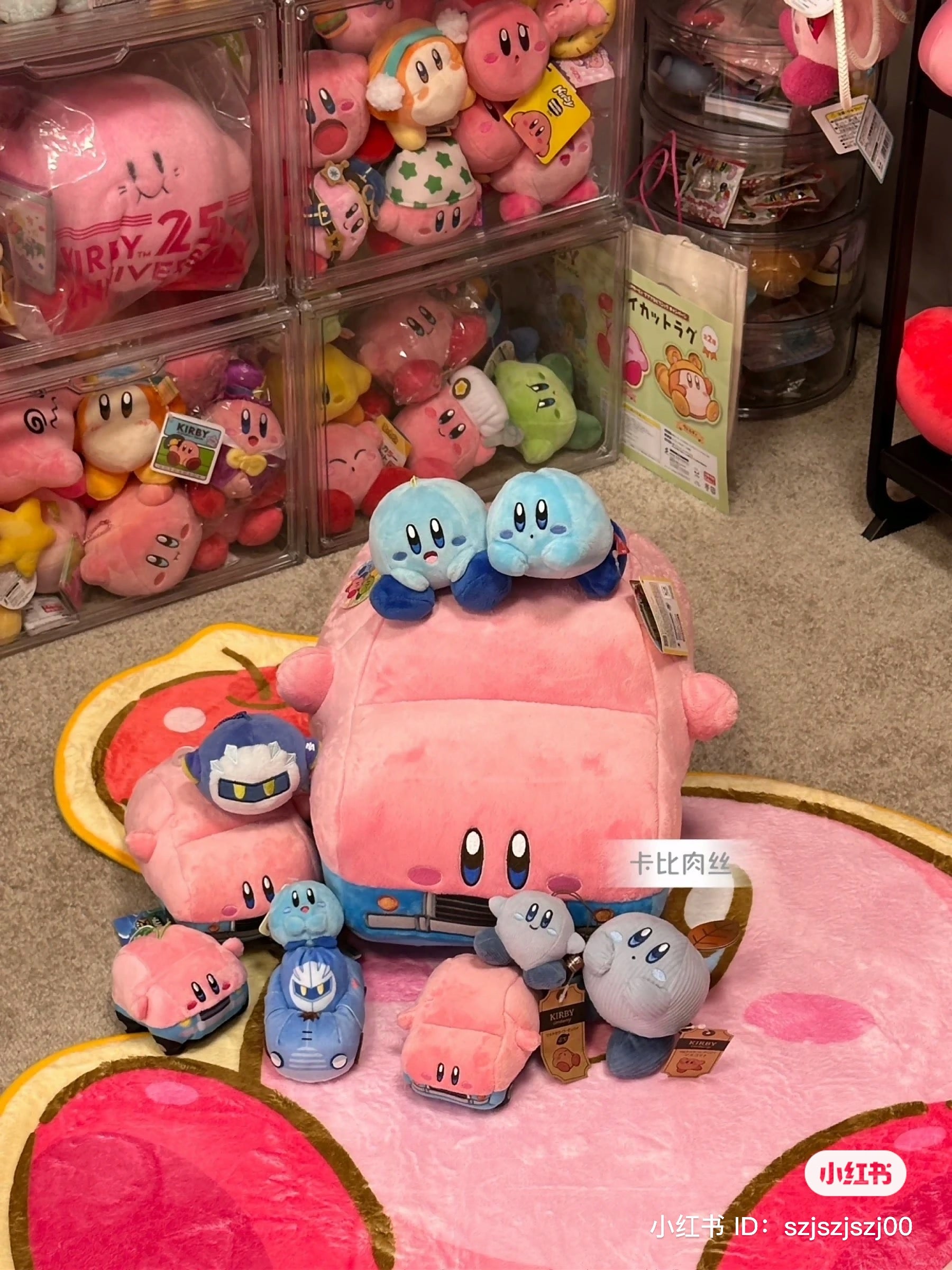 Kirby|汽车塞满嘴造型公仔/玩偶/也可挂在家|约14.5 x 21 x 11 cm