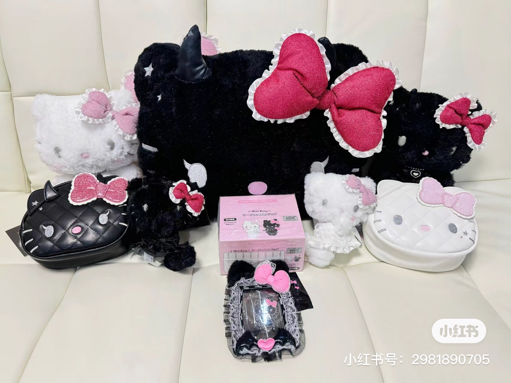 Hello kitty凯蒂猫|Sanrio Original Face-shaped Cushion - Hello Kitty / Angel and Little Devil天使恶魔双面大脸抱枕|约43×18×30cm