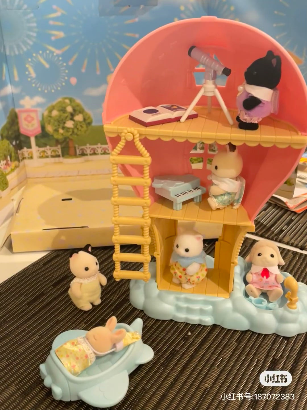 SylvanianFamilies森贝儿家族|Baby Balloon Playhouse-Charcoal Cat木炭猫宝宝+梦幻气球城堡游乐园系列热气球套组5527