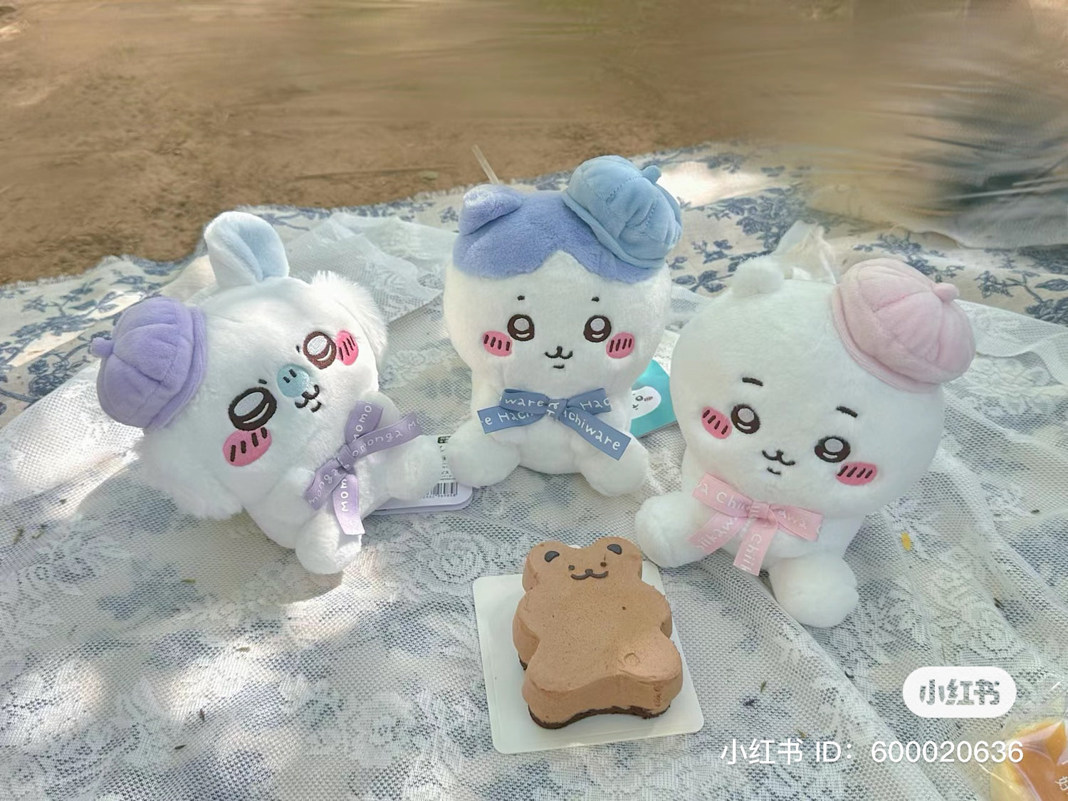 Chiikawa 吉伊卡哇|Sitting Plush Toy /Tokyo Souvenirs贝雷帽可爱坐姿毛绒公仔/玩偶|约H180×W120×D110mm