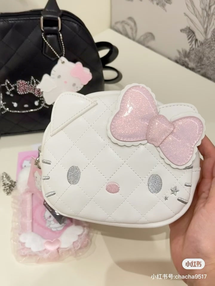 Hello kitty凯蒂猫|Sanrio Hello Kitty Face-Shaped Pouch / Angel and Little Devil天使恶魔手拿小包/背面有小翅膀|约 20.1 x 18.1 x 8.0cm
