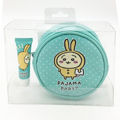 Chiikawa 吉伊卡哇|睡衣派对系列圆形皮质感零钱包+洗手液12g组/反面有3小只|約H120×W165×D60mm