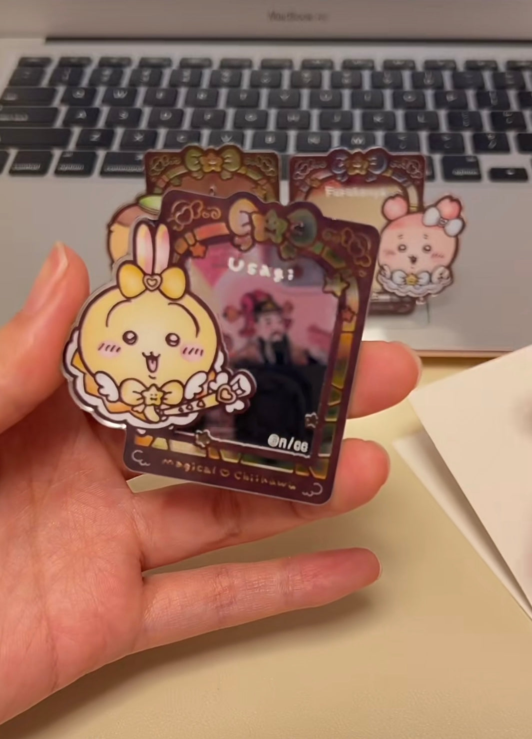 Chiikawa 吉伊卡哇|Magical Chikawa Trading Stained Glass Style Miraculous Stickers魔法少女系列彩色玻璃窗亚克力镜子贴纸盲盒/全8种|1枚入
