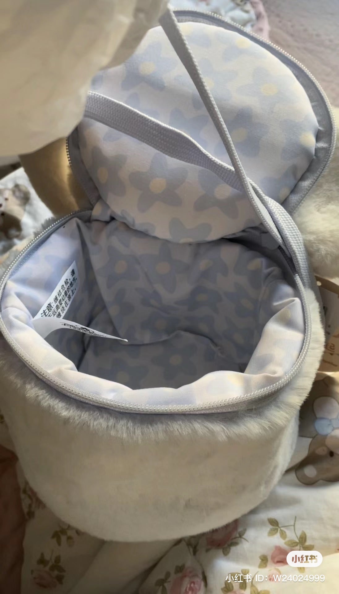 Disney SH|懒懒系列贝儿超柔软毛茸茸玩偶花朵包/水桶包/也可斜背/挺耐装