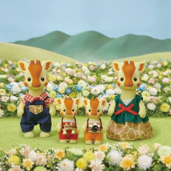 SylvanianFamilies|Highbranch Giraffe  Family Animal Figures 5639