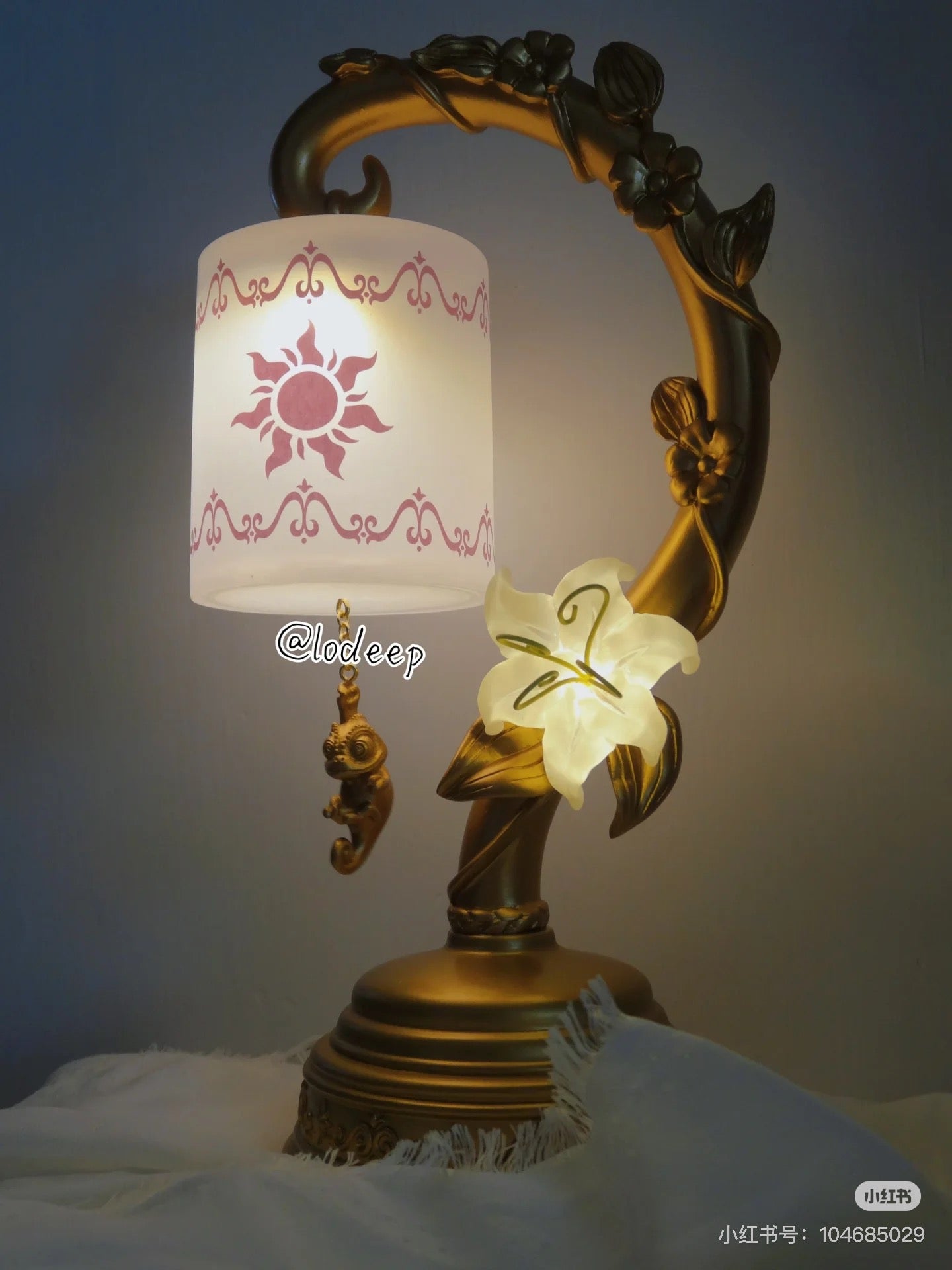 【限购1】Disney迪士尼|Tangled Pascal LED Light FEEL LIKE RAPUNZEL lantern cute长发公主幻想之泉乐佩帕斯卡LED台灯/小夜灯|約高さ21.5×幅11×奥行き8.2(cm)