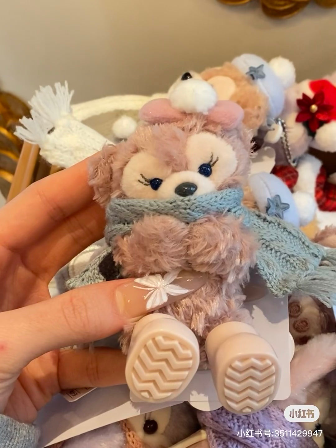 Disney迪士尼 |东迪2024冬日限定七宝坐姿围巾毛绒玩偶挂件/包挂