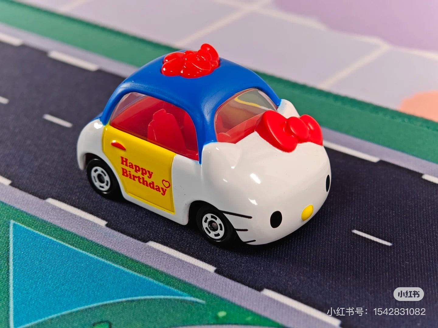 Tomica|Dream Tomica Happy Birthday Hello Kitty 40th anniversary Car|W80×H40×D40mm approx.
