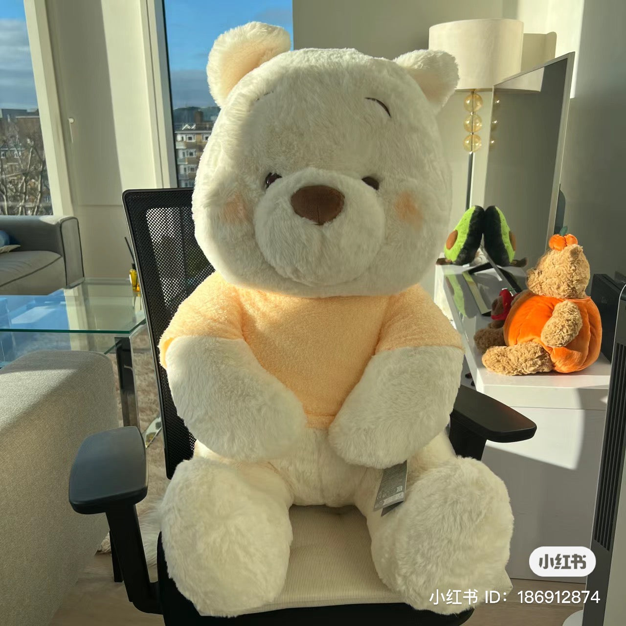 Disney|冬日白色限定超大巨型蜜蜂噗噗/抱起来巨舒服/送女友最佳礼物|高さ約73×幅43×奥行き57(cm)