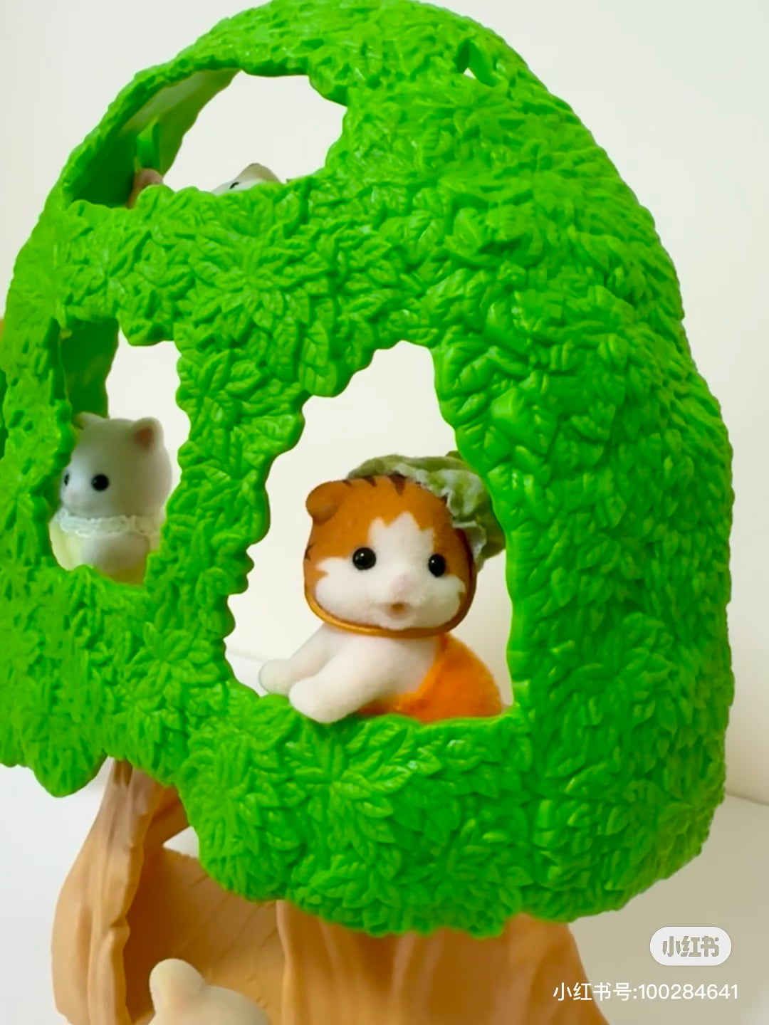 SylvanianFamilies森贝儿家族|Baby Tree House-Striped Cat 幼儿园小树屋+三纹猫站宝套组/玩具/过家家5318