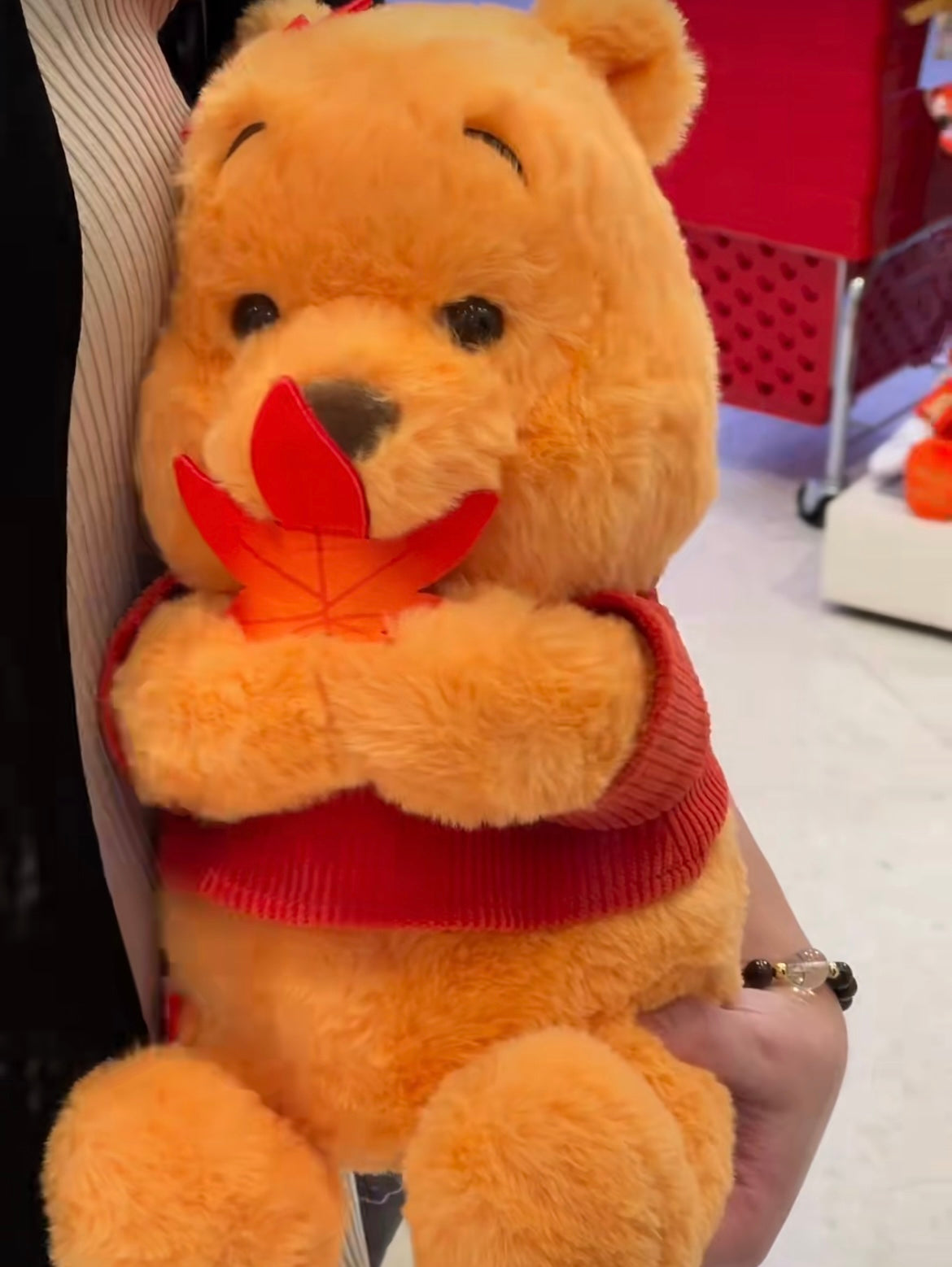 Disney|Winnie the pooh日本限定枫叶噗噗毛绒公仔/玩偶|高さ33×幅19×奥行き21(cm)