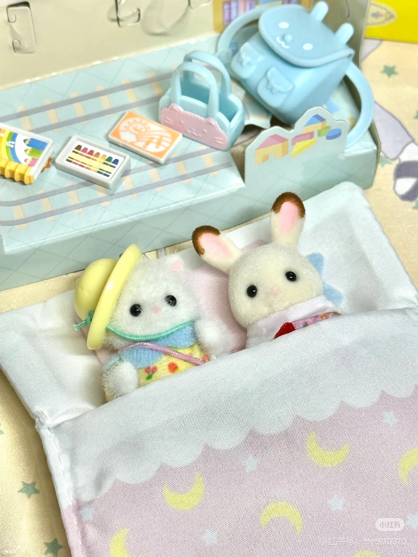 SylvanianFamilies森贝儿家族| Nursery Friends - Walk Along Duo幼儿园小朋友去上学漫步二重奏套组/玩具/过家家5747