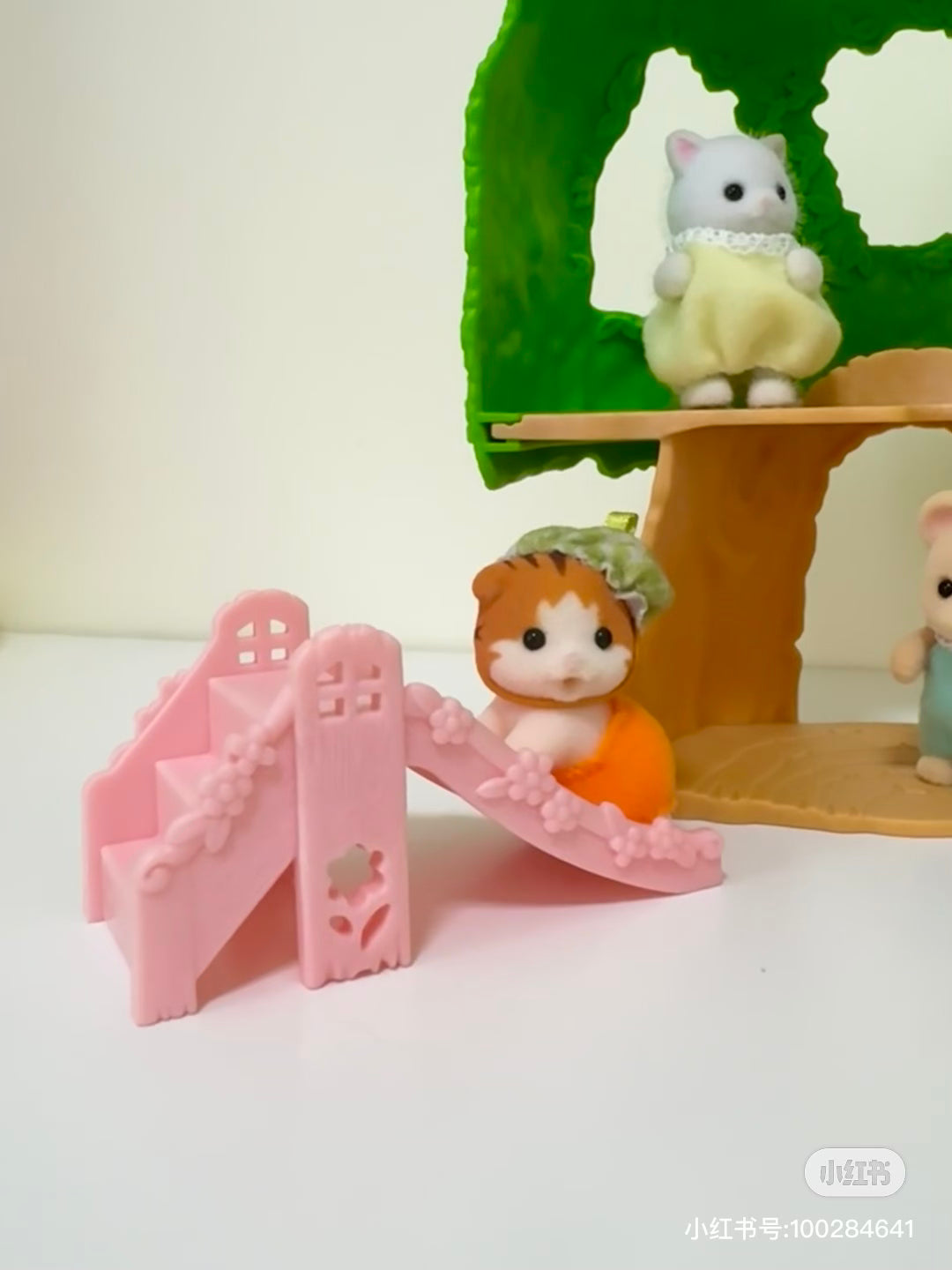 SylvanianFamilies森贝儿家族|Baby Tree House-Striped Cat 幼儿园小树屋+三纹猫站宝套组/玩具/过家家5318