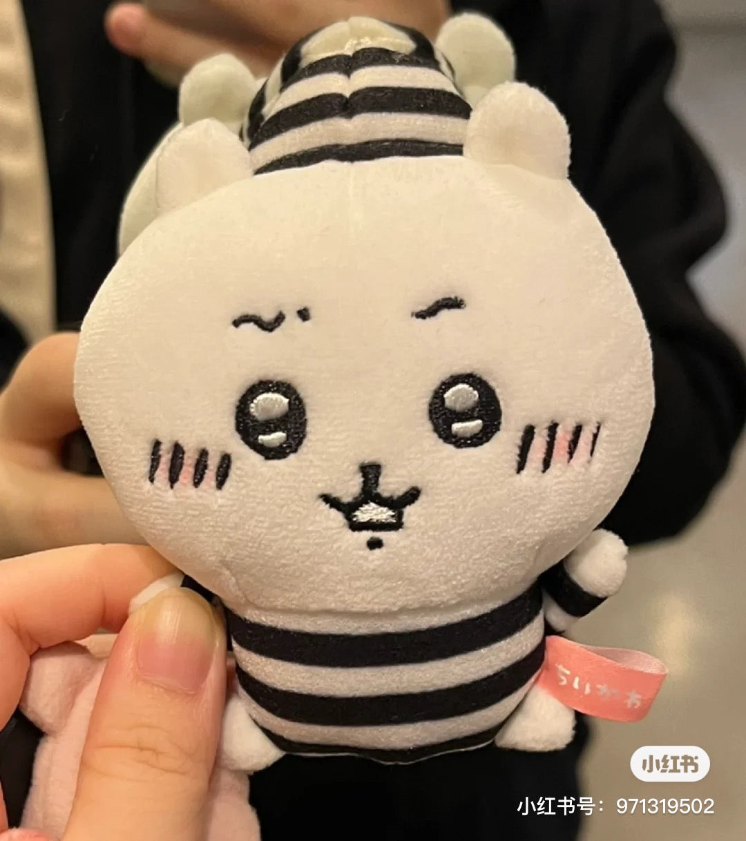 Chiikawa 吉伊卡哇|囚人系列挂件/监狱小囚犯|约 110 x W80 x D50mm