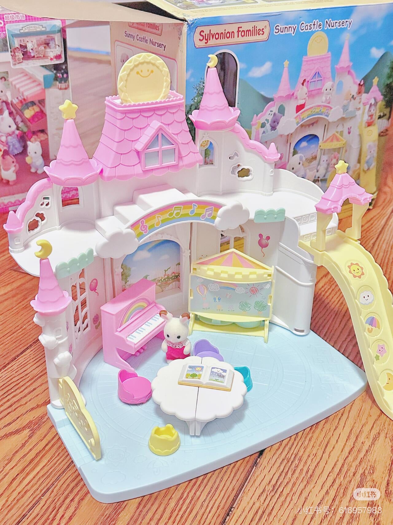 SylvanianFamilies|Sunny Castle Nursery+Flora Rabbit-5743