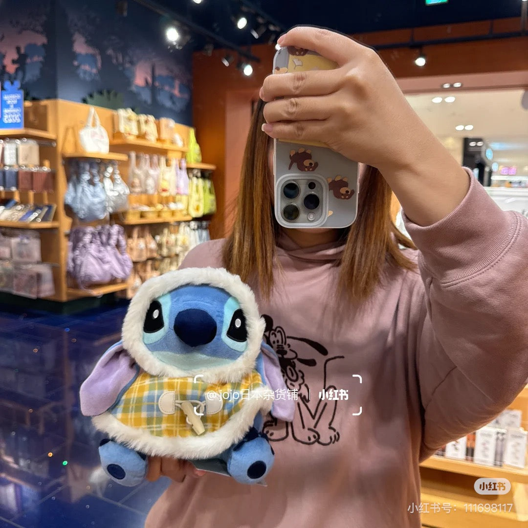 Disney迪士尼|Winter Jacket Doll东迪冬日限定格纹大衣斗篷坐姿毛绒玩偶/公仔|约高さ23×幅20×奥行き16(cm)