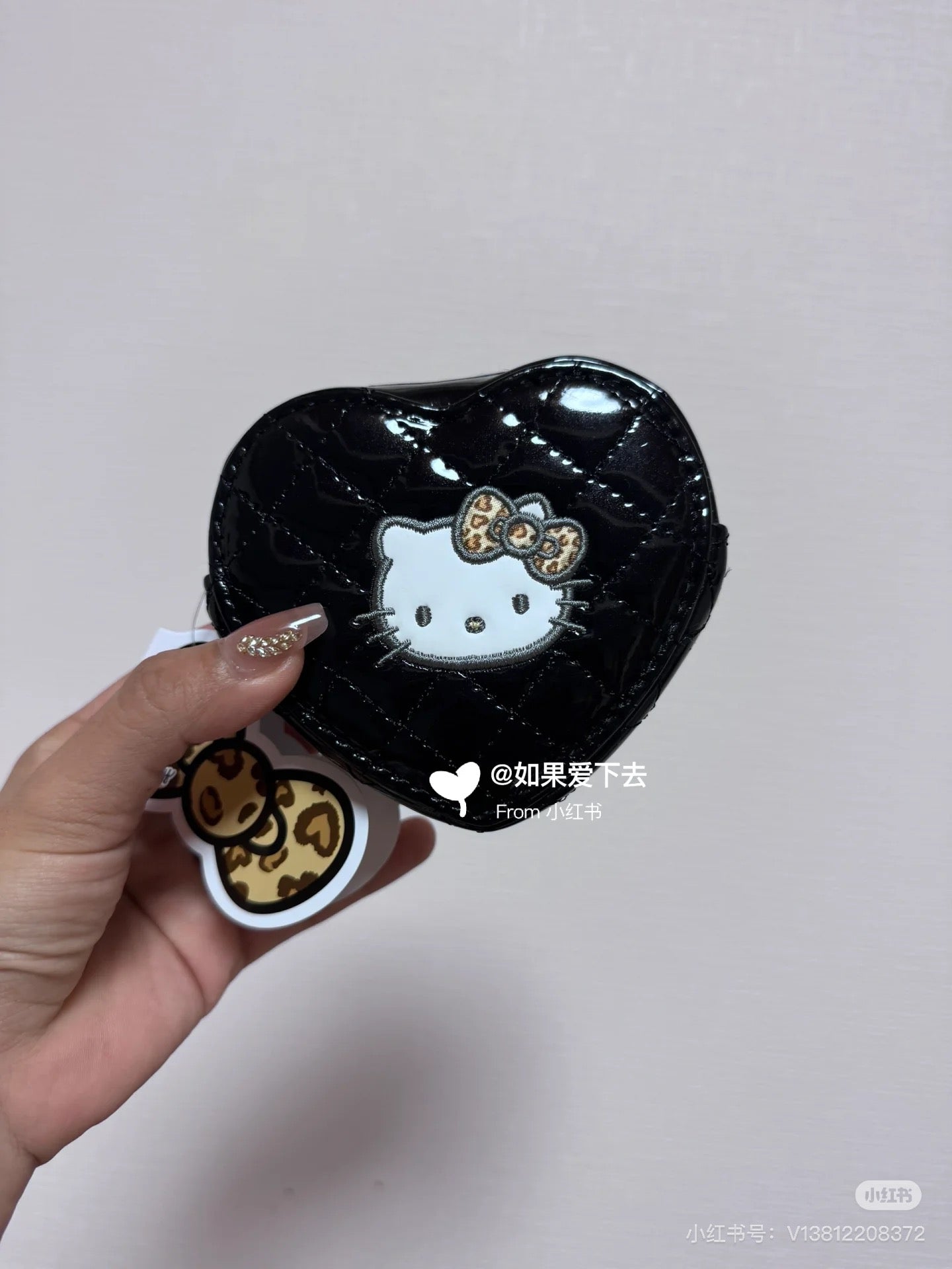 Hello Kitty凯蒂猫|Quilting Enamel Heart Coin Case Black豹纹黑色爱心形菱格纹拉链迷你零钱包挂件/小收纳包/正反面都可爱|约H90XW100XD25mm