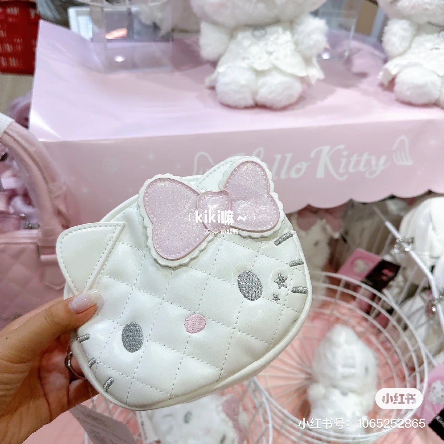 Hello kitty凯蒂猫|Sanrio Hello Kitty Face-Shaped Pouch / Angel and Little Devil天使恶魔手拿小包/背面有小翅膀|约 20.1 x 18.1 x 8.0cm