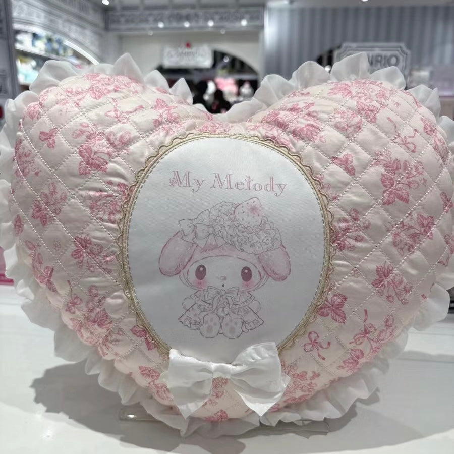 Sanrio|美乐蒂生日限定淡雪白草莓系列爱心蕾丝抱枕|约42 x 12 x 34 cm