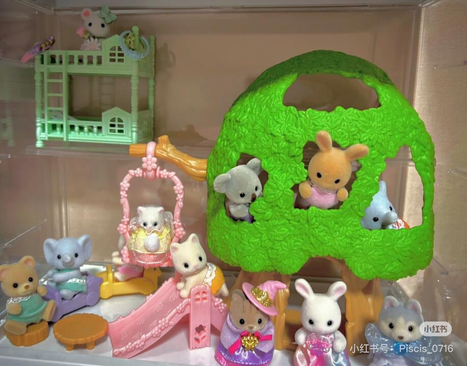 SylvanianFamilies森贝儿家族|Baby Tree House-Striped Cat 幼儿园小树屋+三纹猫站宝套组/玩具/过家家5318