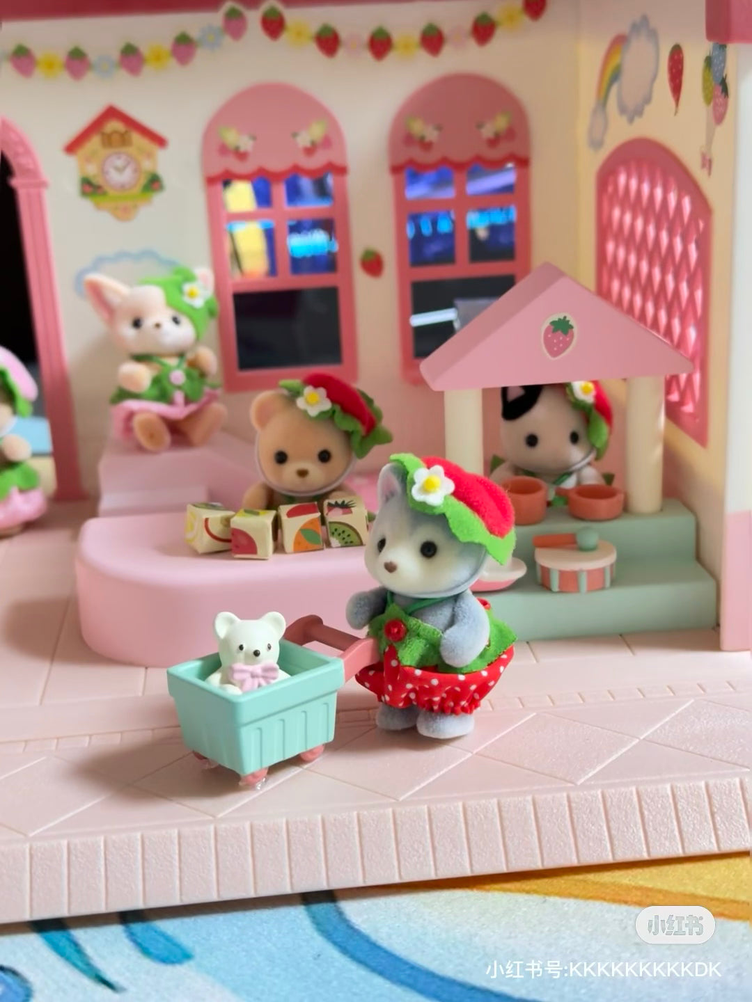 【store available】SylvanianFamilies|Strawberry Nursery Room House Set Calico Critters