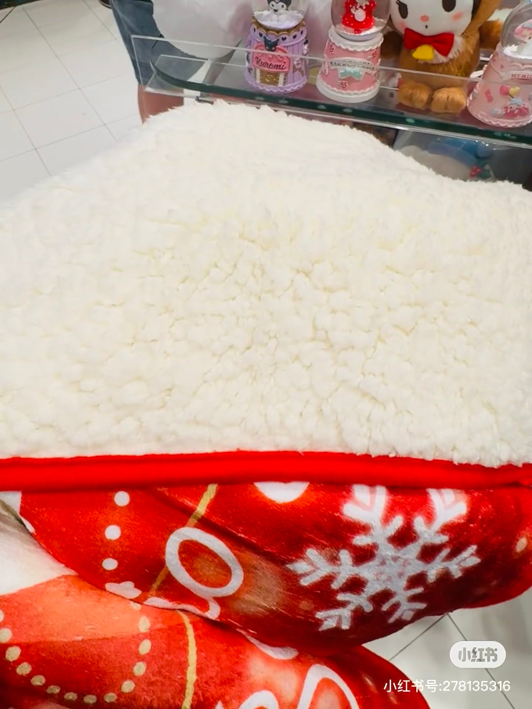 Sanrio三丽鸥|Cushion Blanket - Christmas 2024圣诞限定可收纳加绒加厚盖毯丝绒抱枕/靠垫/正反面都可爱|约105×1×70cm