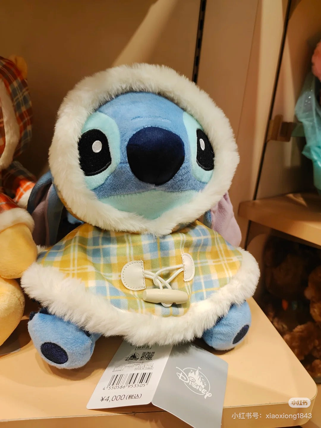 Disney迪士尼|Winter Jacket Doll东迪冬日限定格纹大衣斗篷坐姿毛绒玩偶/公仔|约高さ23×幅20×奥行き16(cm)