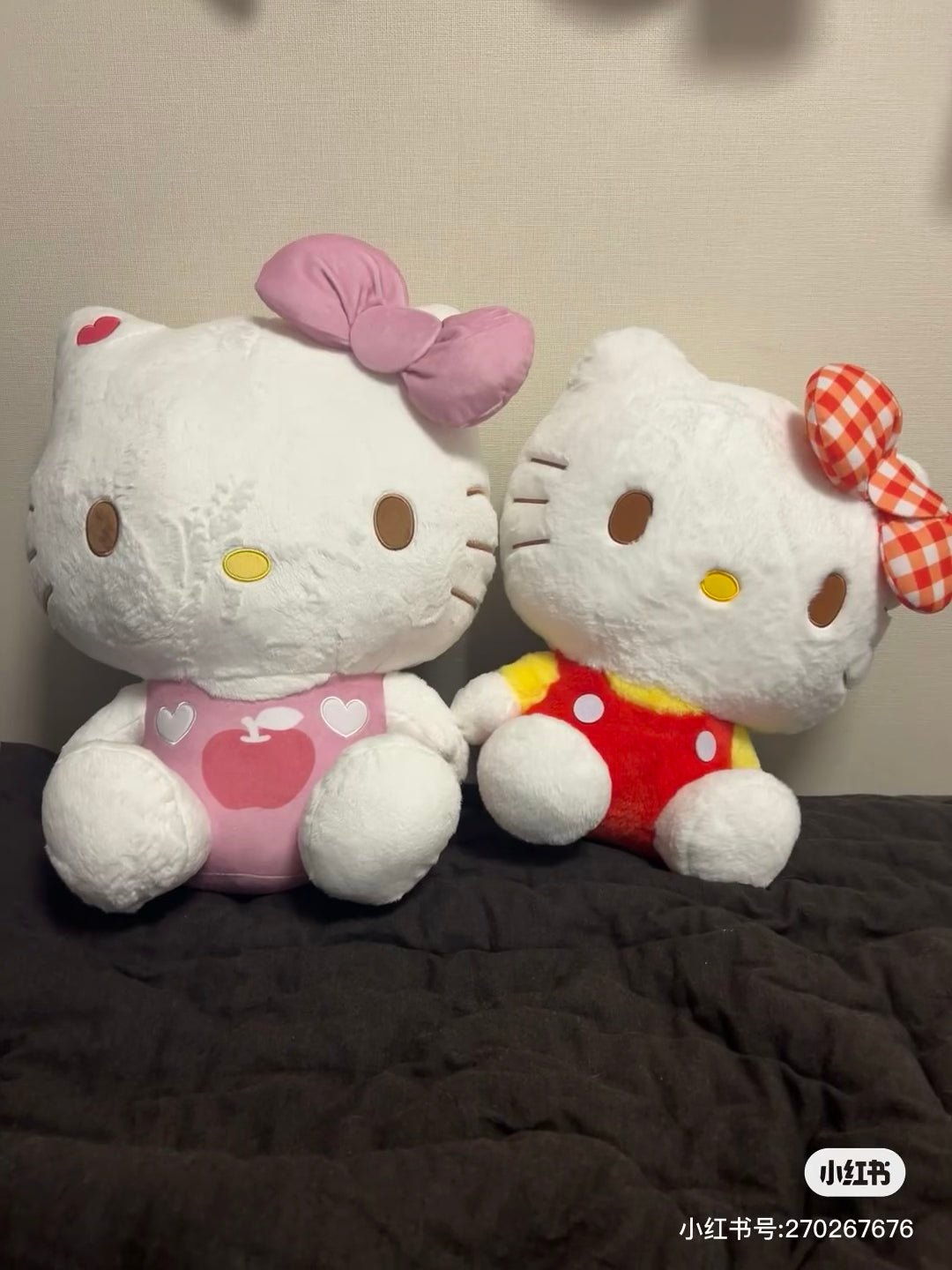 Sanrio三丽鸥|Hello Kitty凯蒂猫50周年一番赏抽奖/蝴蝶结抱枕/超大棉花公仔/化妆包/手提包/家居拖鞋/玩偶挂件/杯碟等|1次