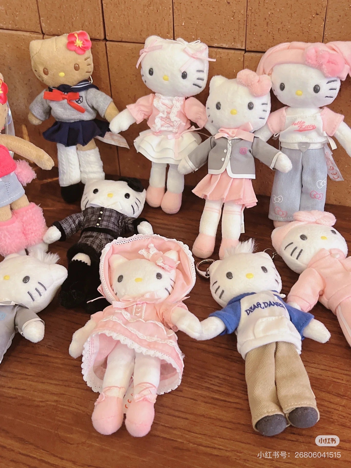 Hello Kitty|Closet Collection Mascot Holder /Plush Keychain|8×3.5×15cm approx.