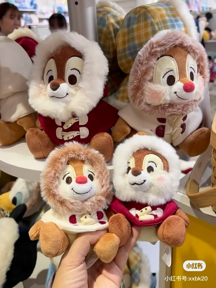 Disney迪士尼|Winter Jacket Doll东迪冬日限定大衣斗篷奇奇和蒂蒂冬装坐姿钥匙扣挂件/可脱帽|约高さ17×幅15×奥行き12(cm)