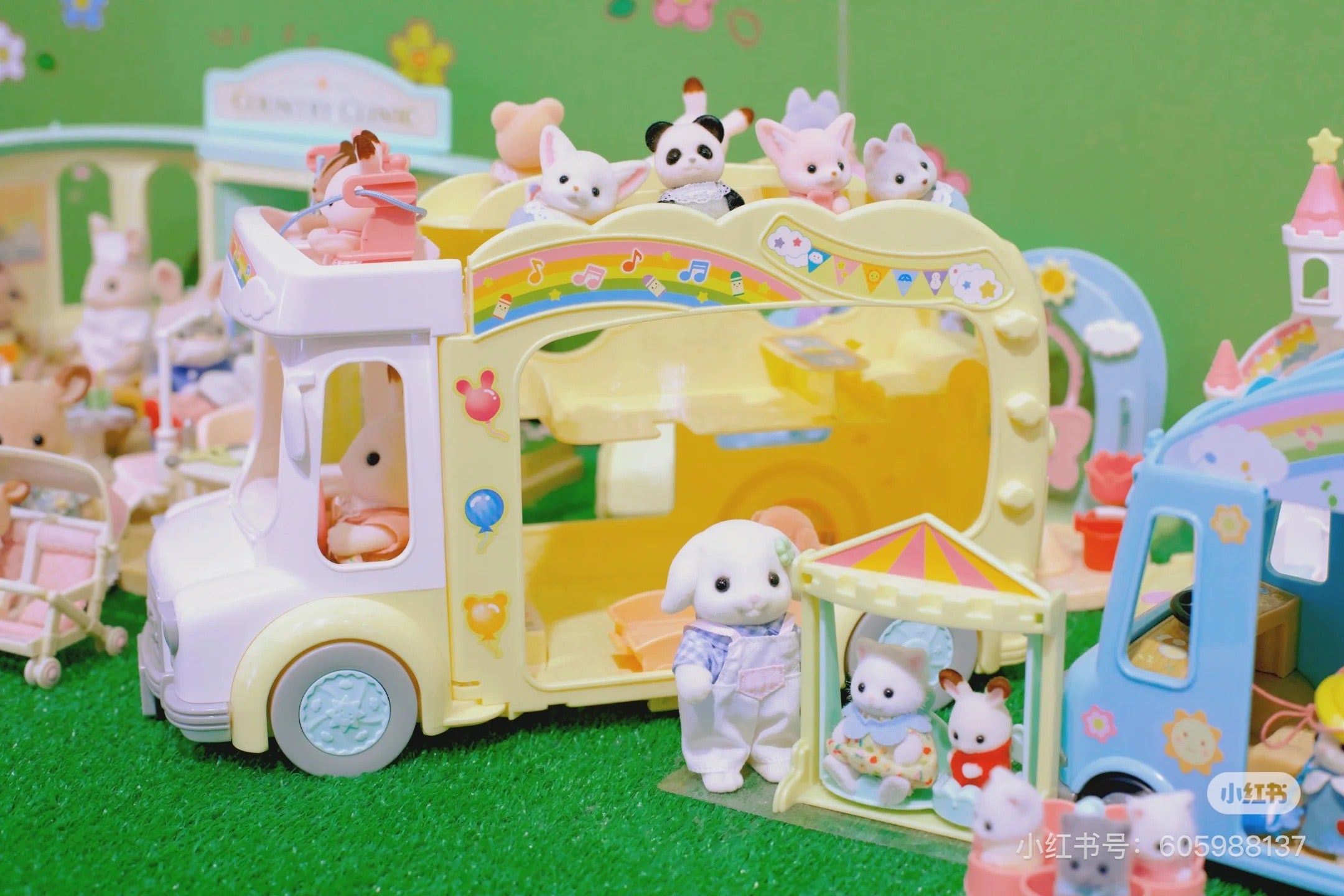 SylvanianFamilies森贝儿家族|Rainbow Fun Nursery Bus 彩虹校车套组/不含玩偶/套组/玩具/过家家5744