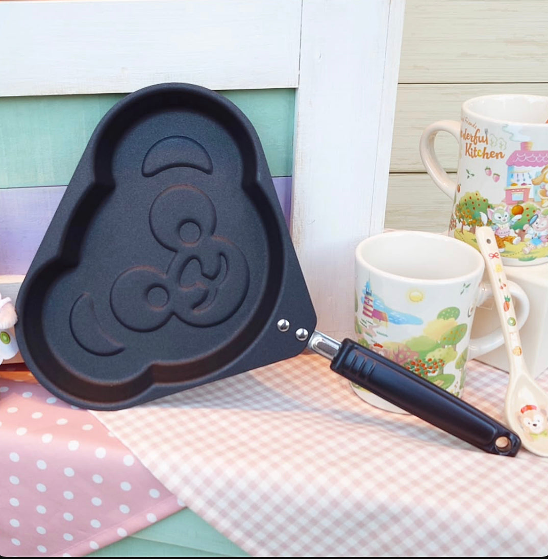 Disney迪士尼|日本制东迪梦幻奇妙厨房系列Duffy达菲脸型短柄不粘煎饼锅/松饼锅|约32X22X5cm