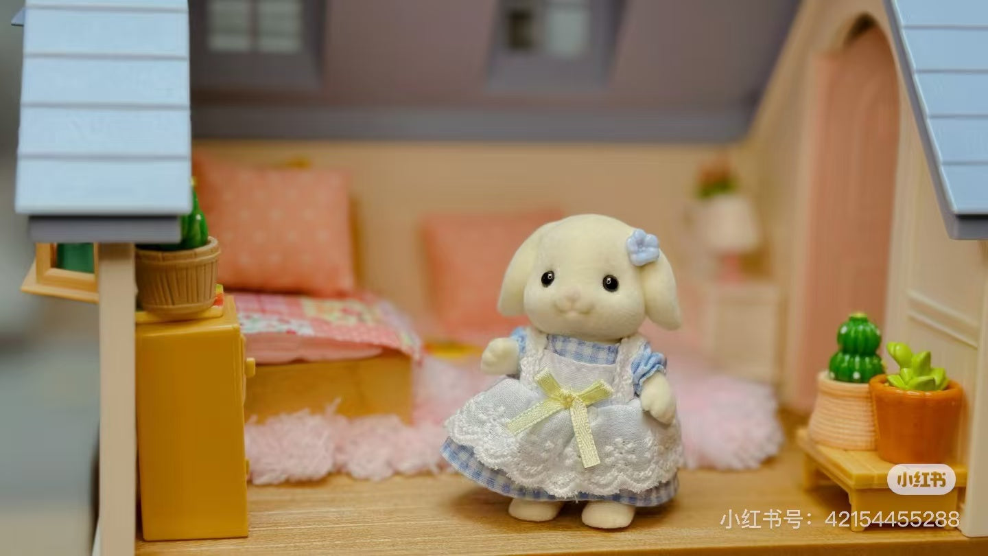 SylvanianFamilies|Flora the rabbit Baby girl Calico Critters