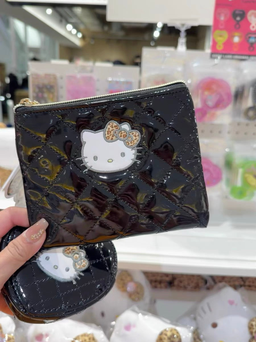 Hello Kitty凯蒂猫|Quilting Enamel Flat Pouch Black豹纹黑色方形菱格纹拉链零钱包挂件/小收纳包/正反面都可爱