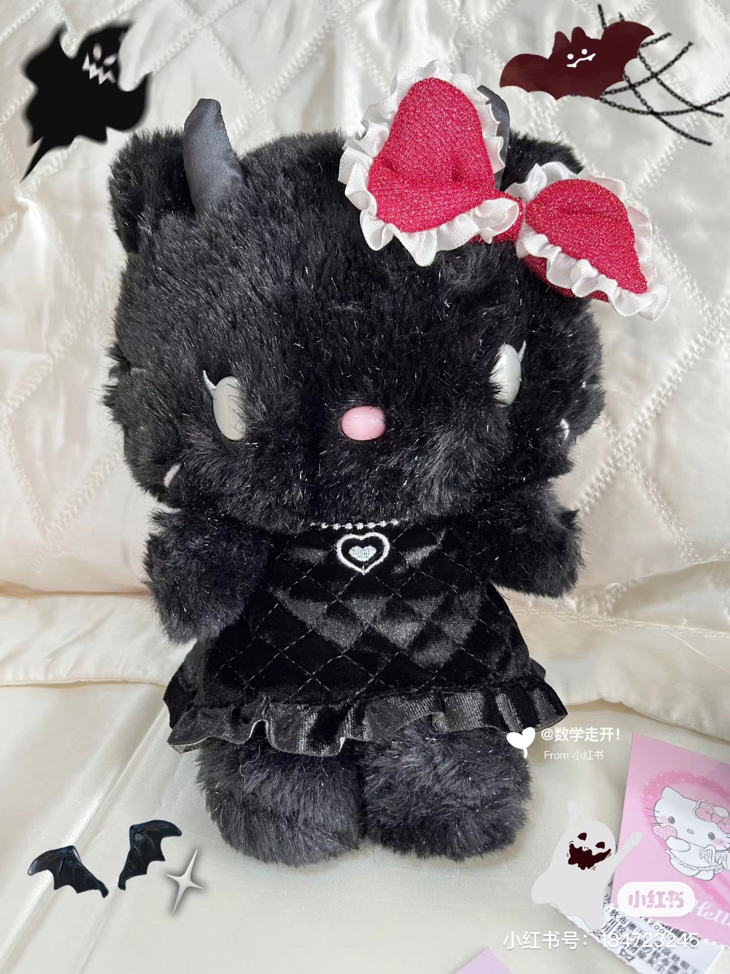 Hello kitty凯蒂猫|Sanrio Hello Kitty Plush / Angel and Little Devil天使恶魔玩偶|约 25.7 x 18.2 x 11.7cm