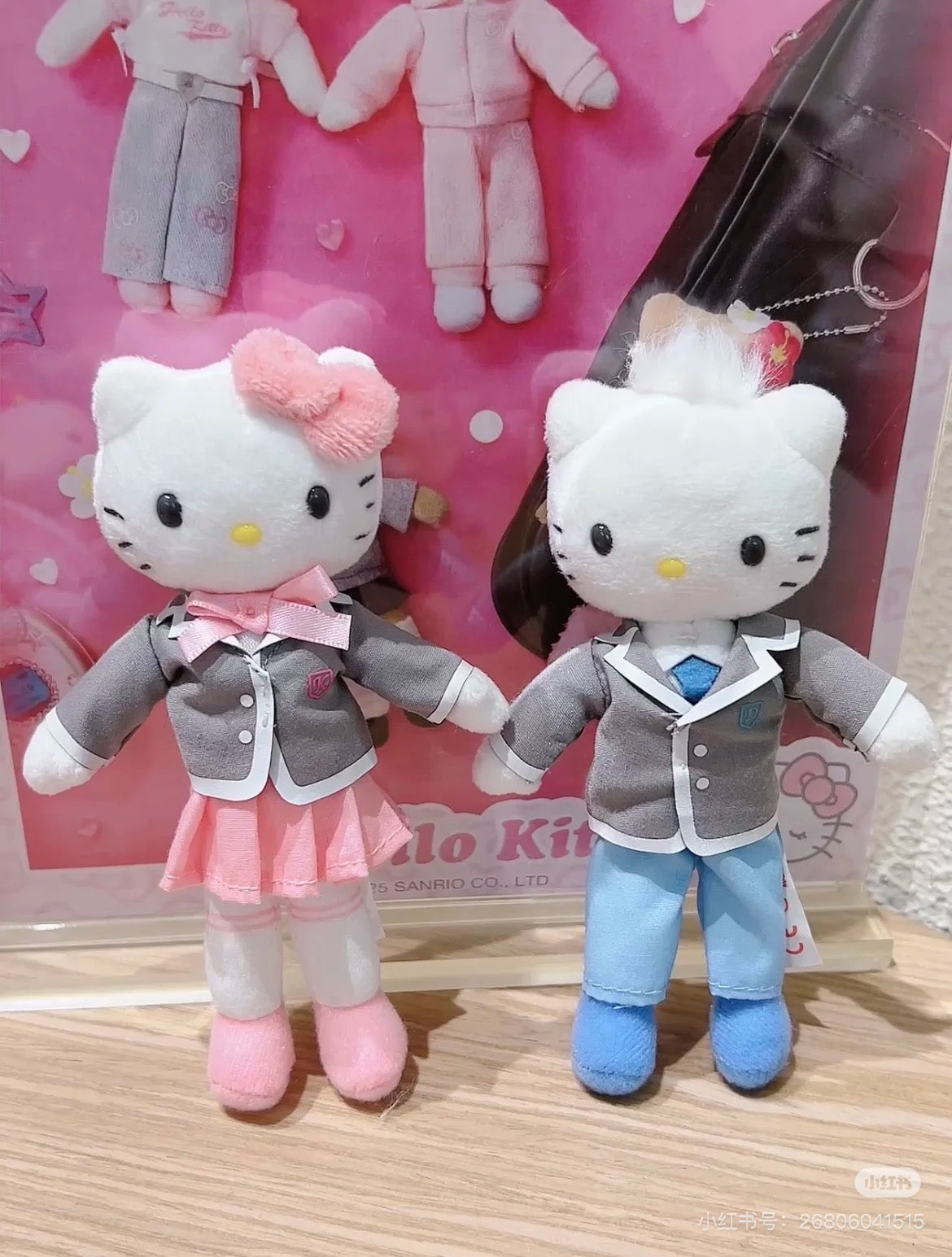 Hello Kitty|Closet Collection Mascot Holder /Plush Keychain|8×3.5×15cm approx.