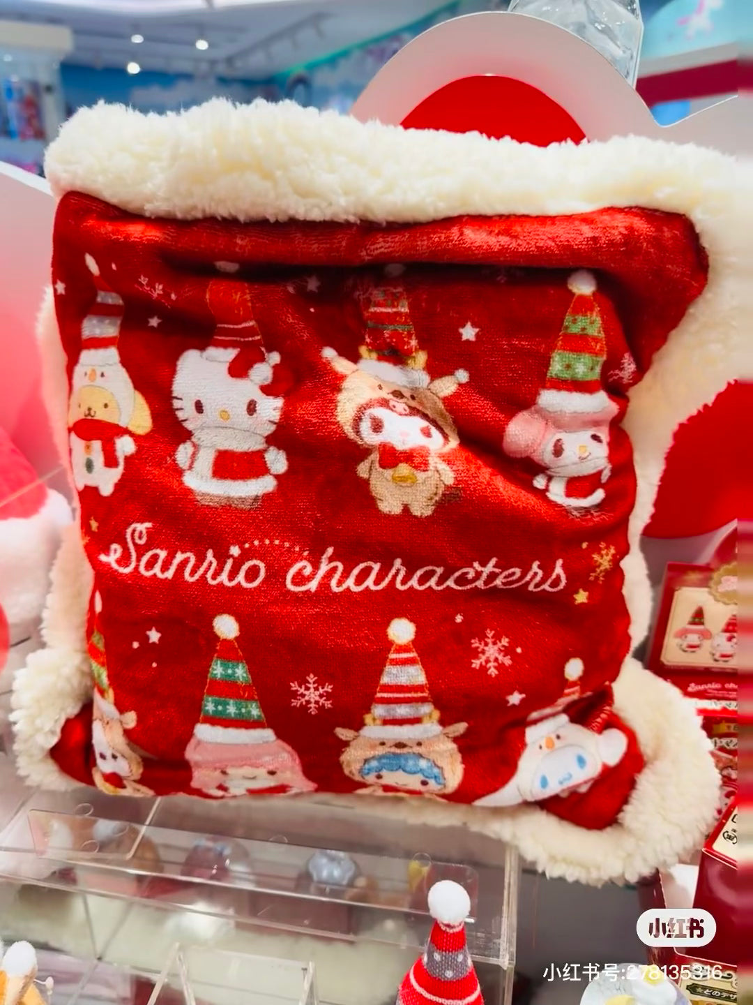 Sanrio三丽鸥|Cushion Blanket - Christmas 2024圣诞限定可收纳加绒加厚盖毯丝绒抱枕/靠垫/正反面都可爱|约105×1×70cm