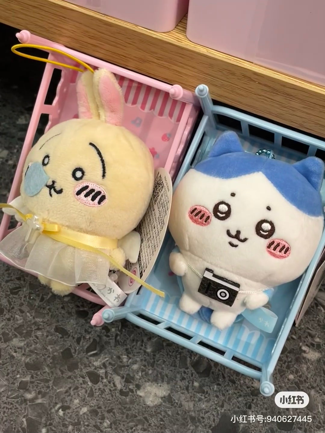 Chiikawa 吉伊卡哇|Looking forward to going out! Mochitto Puchi MiniMascot背小包包出游系列毛绒挂件/包挂|约 H135 x W90 x D55mm