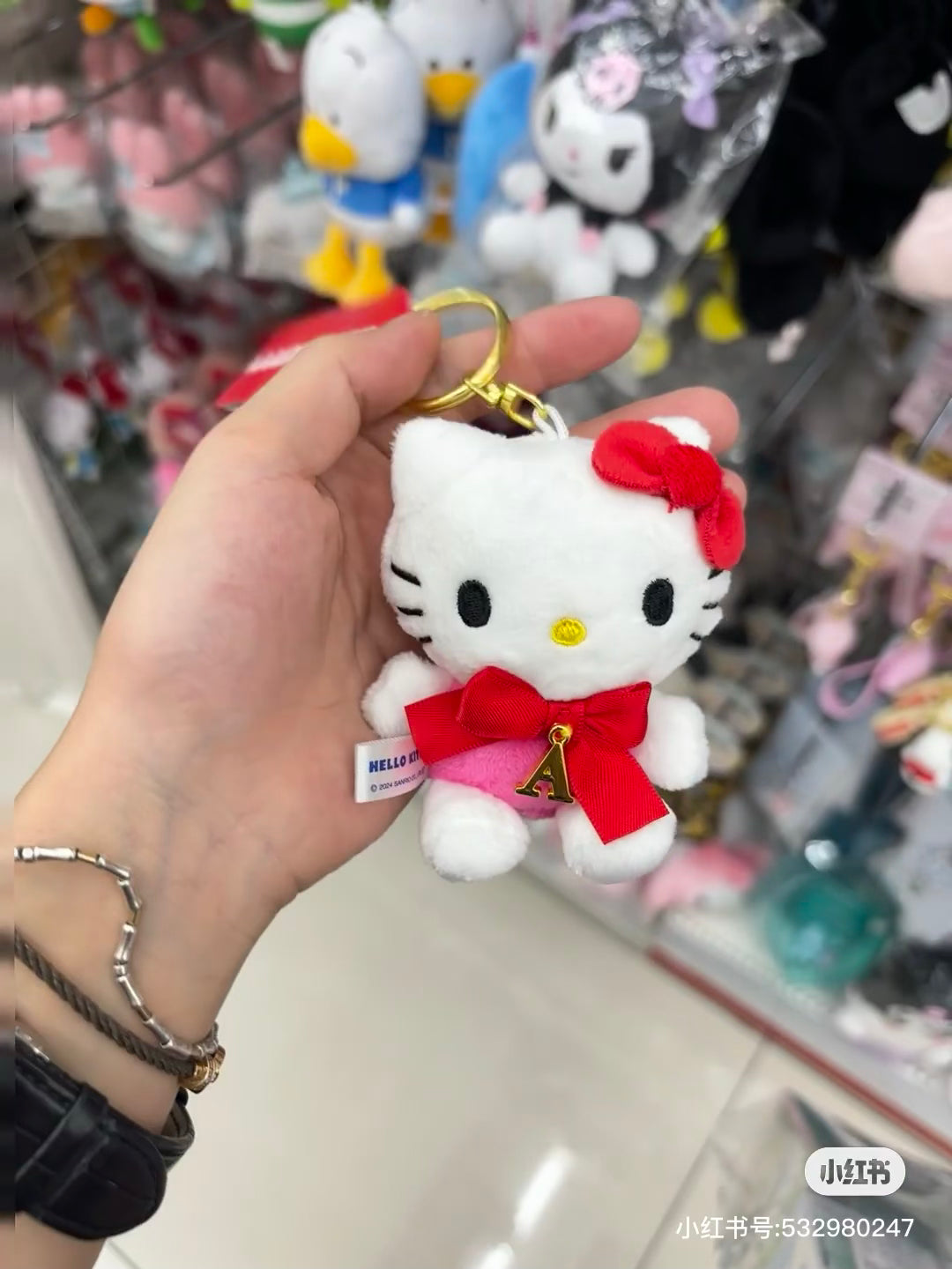 Sanrio|Hello Kitty红色蝴蝶结字母自选挂件/玩偶|约 6.5×5×9.5cm