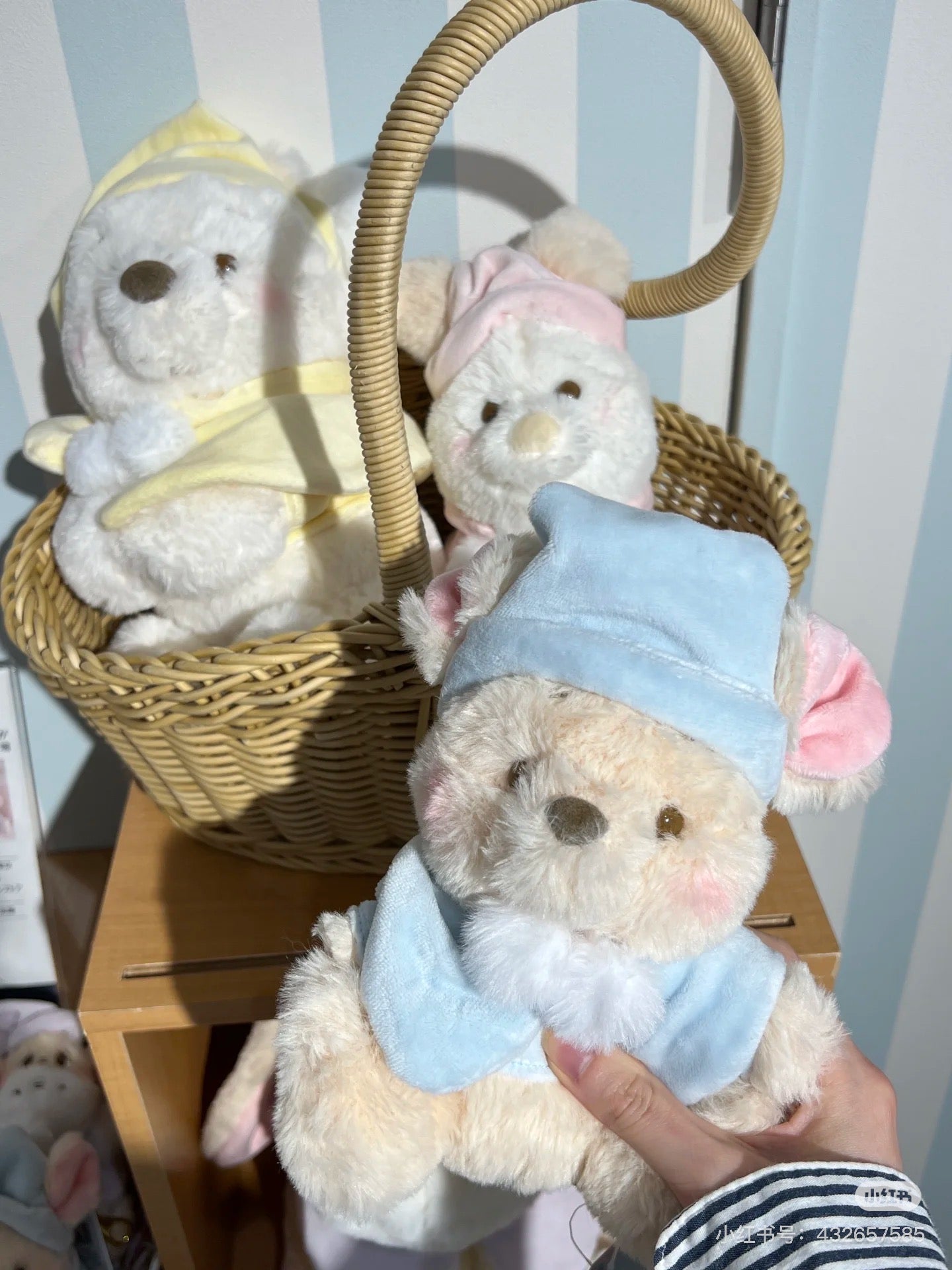 Disney迪士尼|Plush Toy (S)/ White Pooh Fruit Latte Color Cape 东迪冬日限定水果拿铁色睡衣睡帽斗篷系列可爱角色坐姿毛绒玩偶/公仔/S号|约28×17×19cm