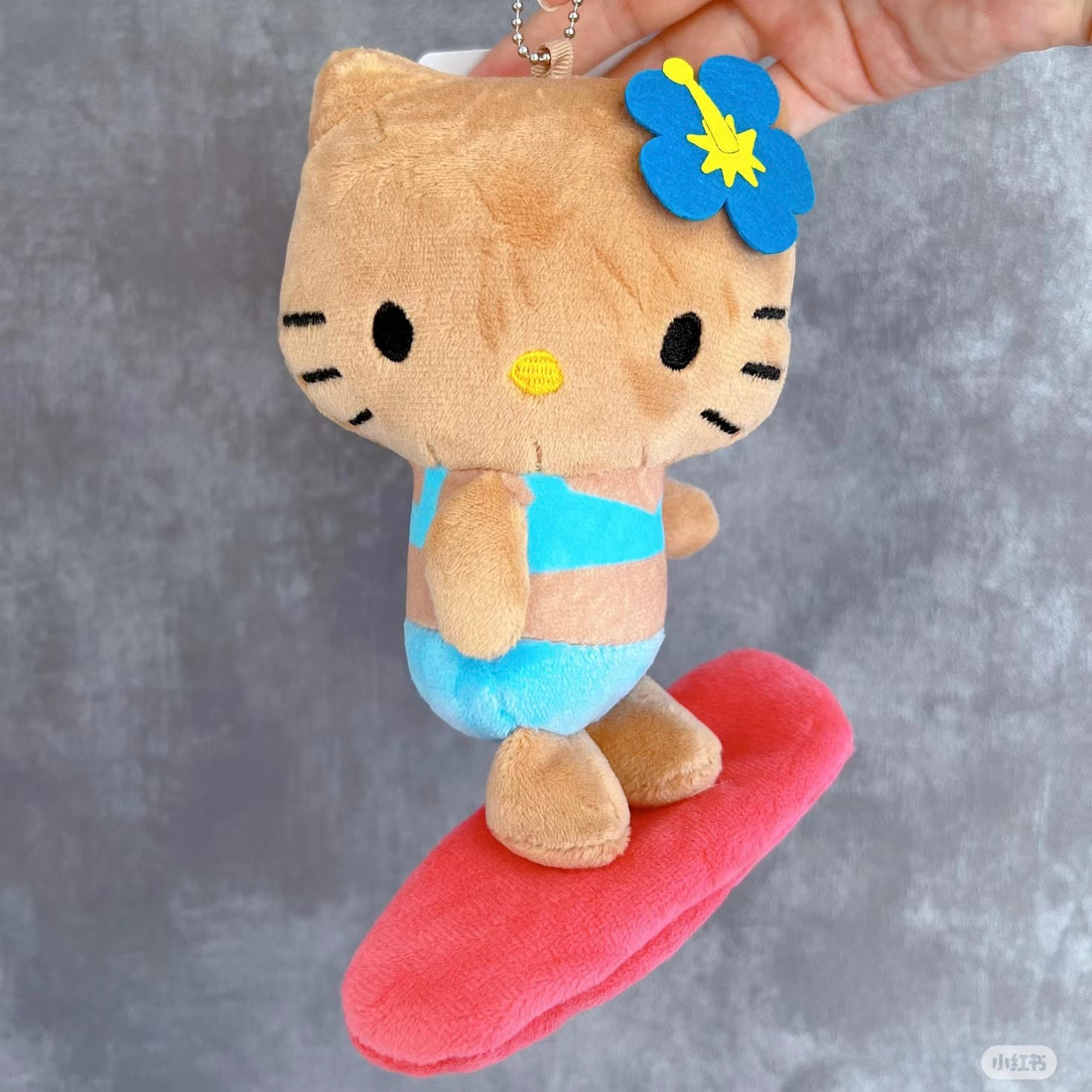 Sanrio三丽鸥|HAWAII 夏威夷Hello kitty50周年限定黑皮冲浪玩偶挂件/包挂