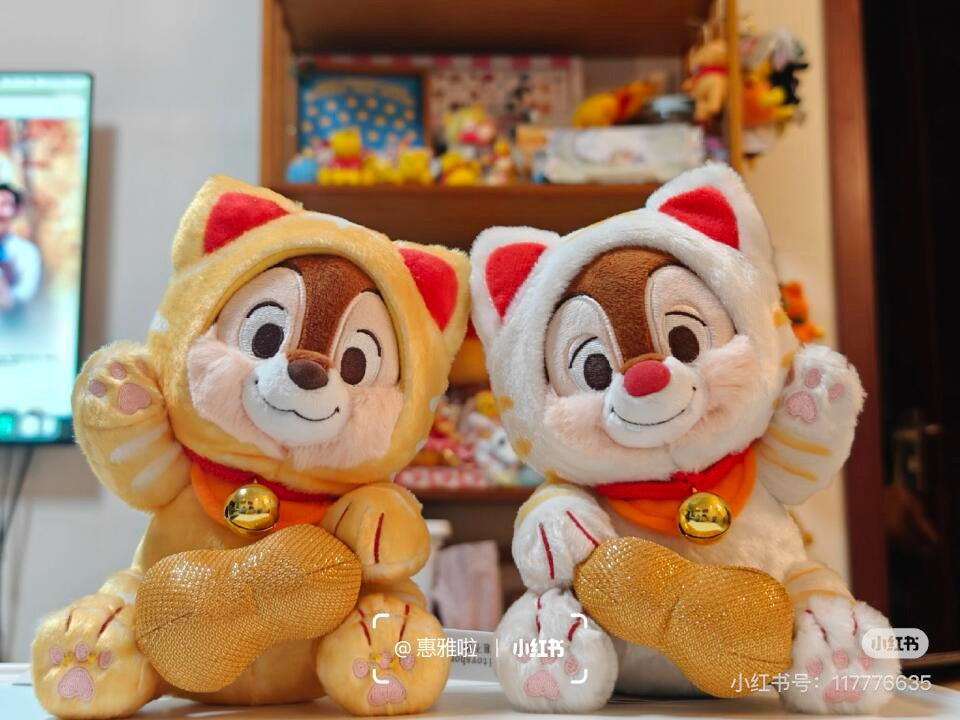 Disney|New Year Collection Plush Toy-Lucky Cat Figure新年招财猫系列奇奇蒂蒂坐姿毛绒玩偶/公仔/可脱帽|約 高さ19.5×幅15×奥行き15.5(cm)