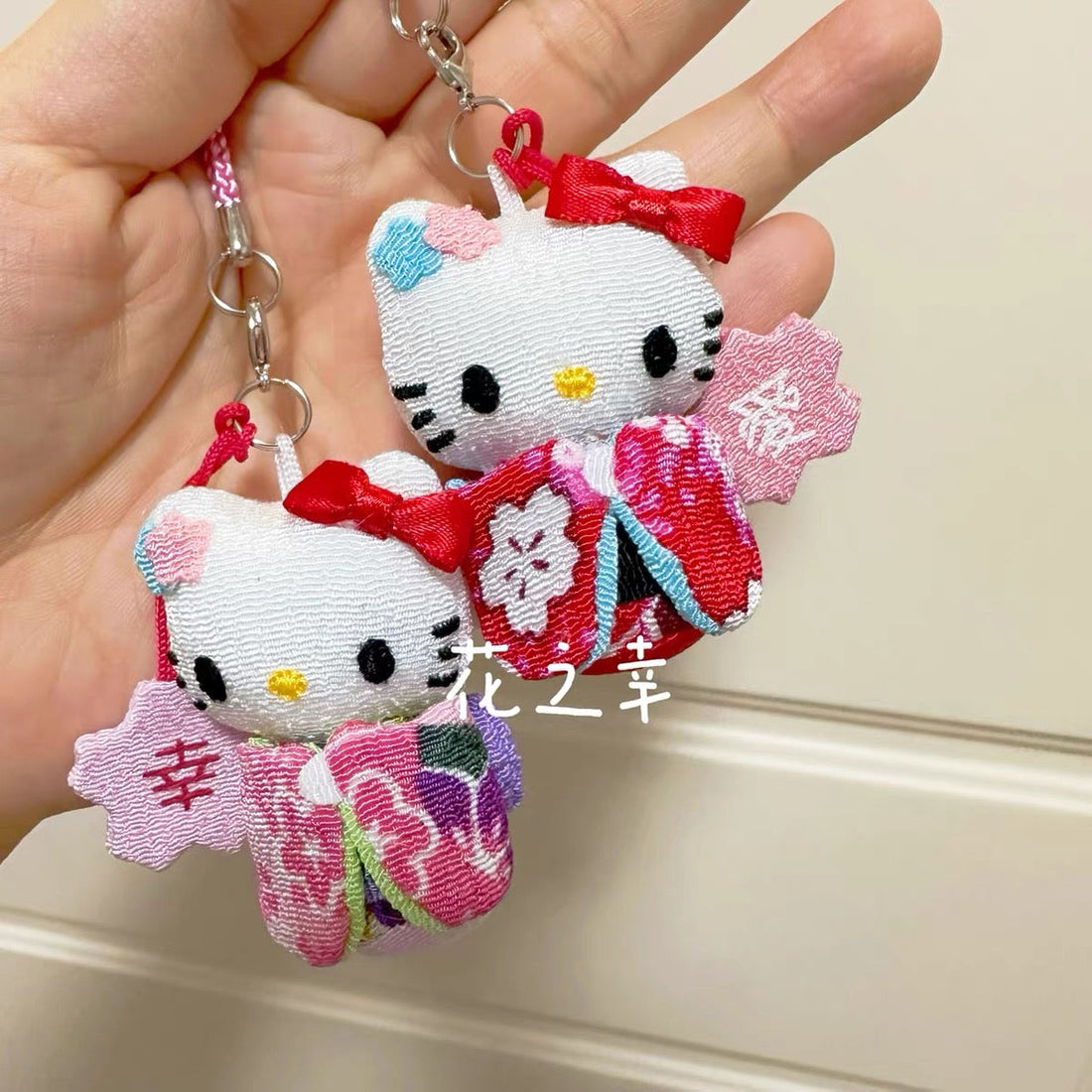 Sanrio|Hello Kitty复古和风开运御守樱花挂件|W40XH155XD25mm