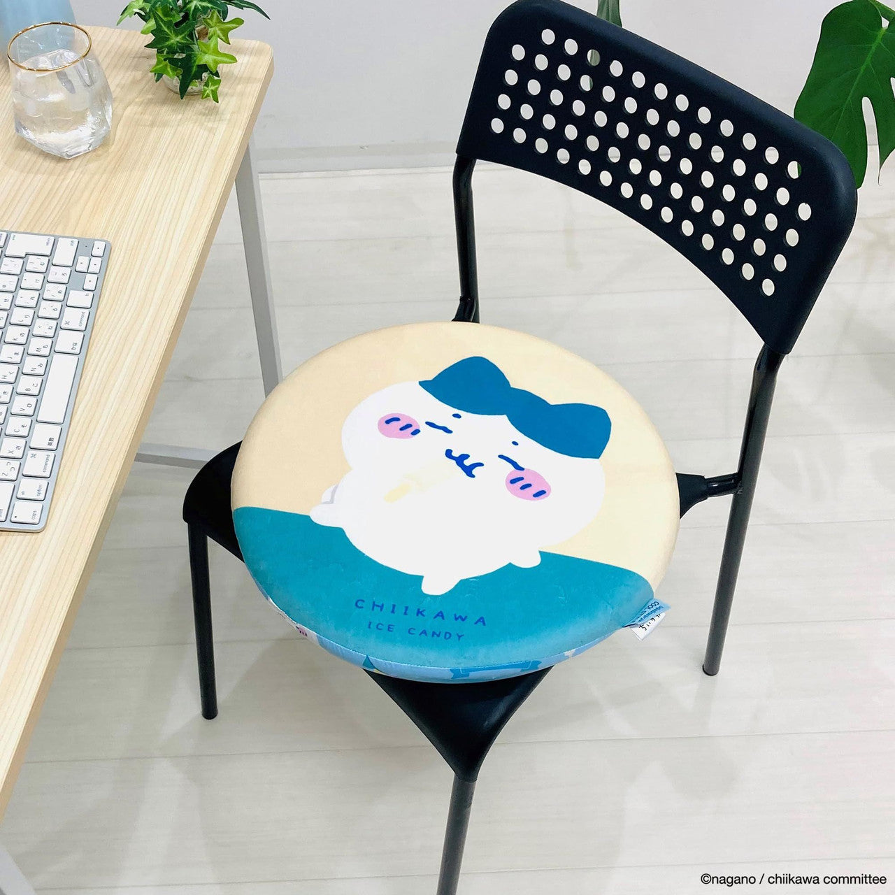 Chiikawa 吉伊卡哇|Morishita Chiikawa Cooling Seat Cushion记忆海绵冰丝坐垫/正反面都可爱|直径 400 x H45 mm