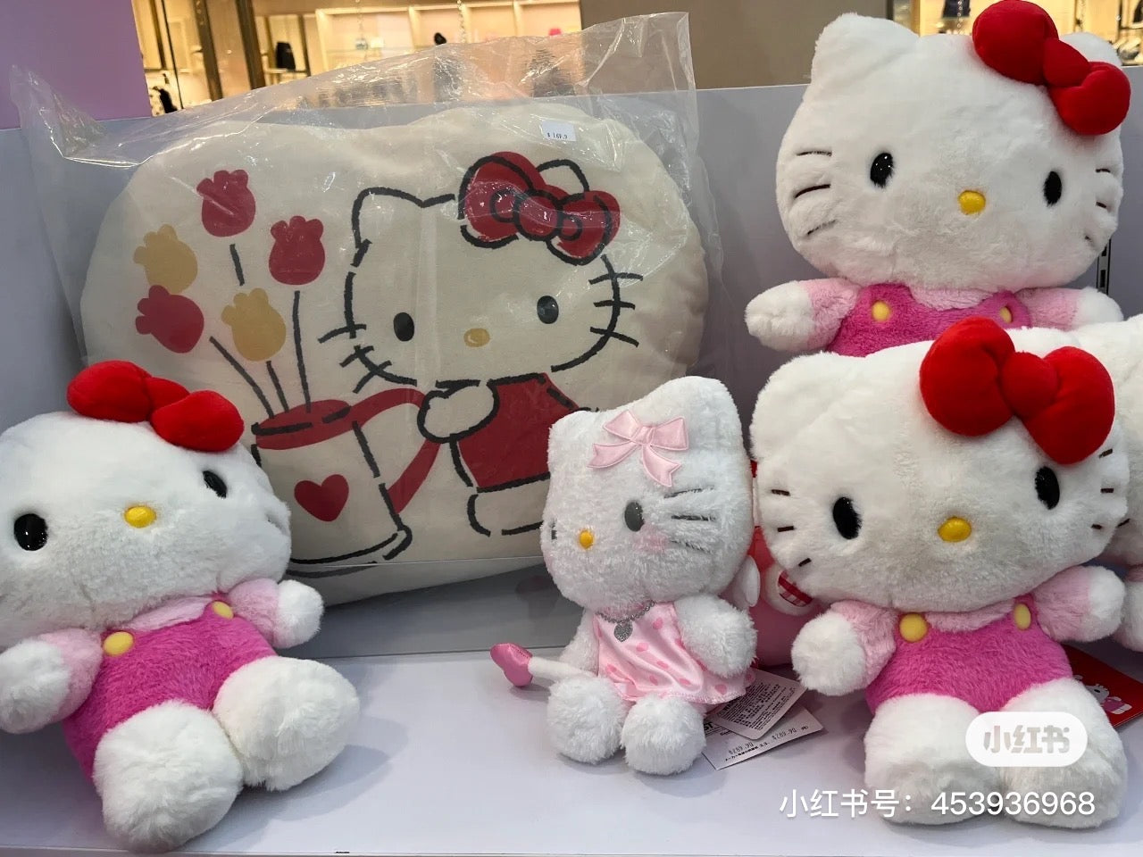 Hello kitty凯蒂猫|毛茸茸kitty公仔/玩偶|L号约28×21×33cm/M号约24cm×25cm×16cm