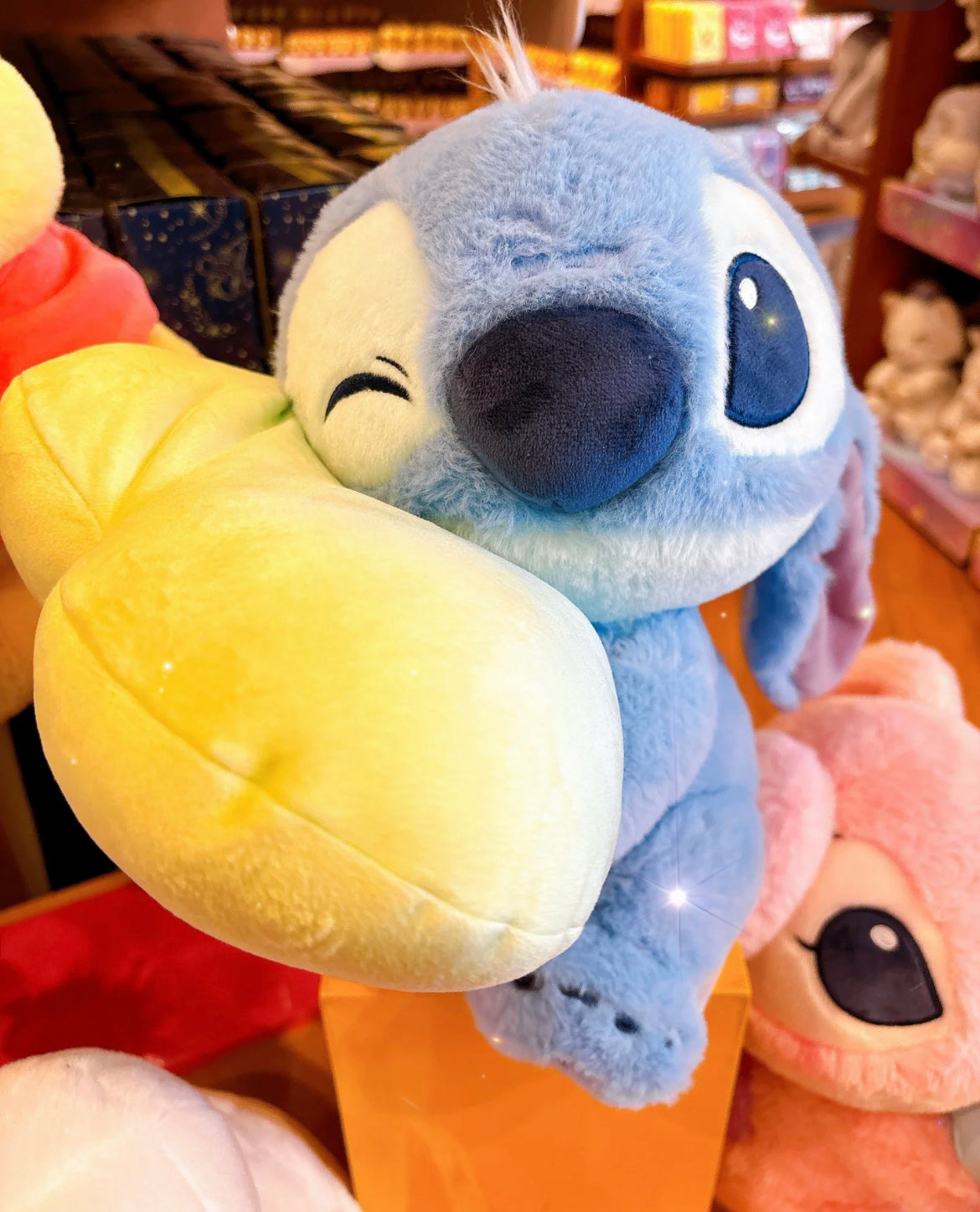 Disney迪士尼|Plush Gradient Smiling Hug东迪抱渐变爱心系列超治愈坐姿毛绒玩偶/公仔| 约32×26×22cm