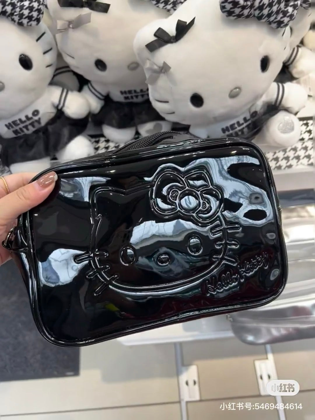Sanrio三丽鸥|Shoulder Bag Monotone黑白印象系列爱心拉链皮质感斜挎包/里面也有可爱图案|约23×9×15cm