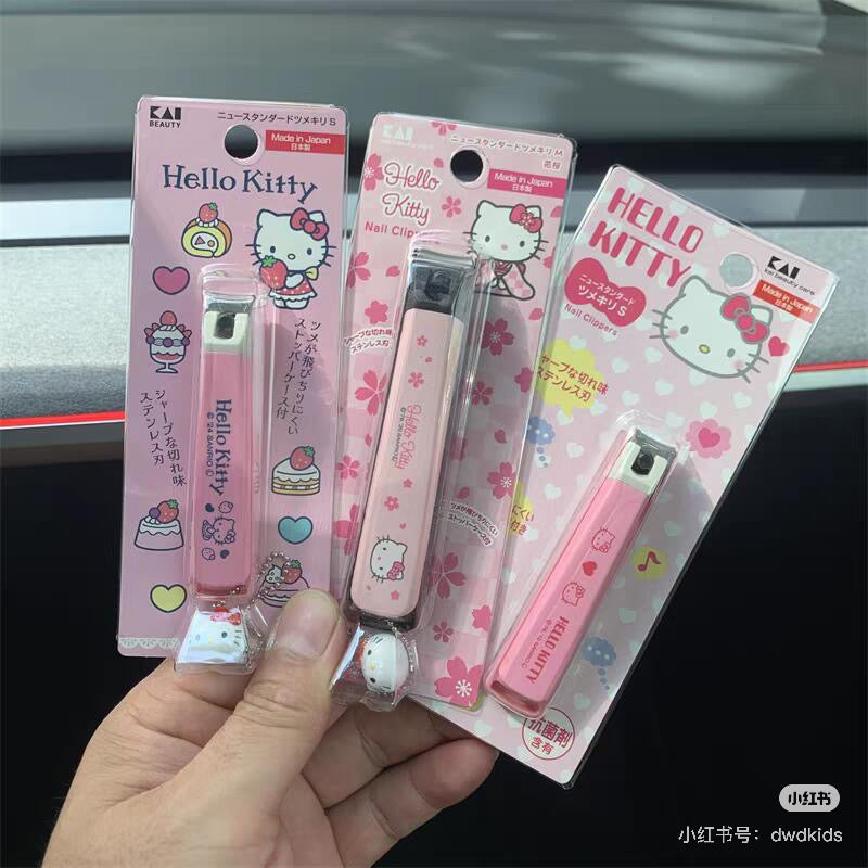 KAI贝印|Nail Clipper (M) - Hello Kitty : Sakura粉色樱花凯蒂猫大头吊饰不锈钢指甲钳M号/防飞溅|约2×2×9cm