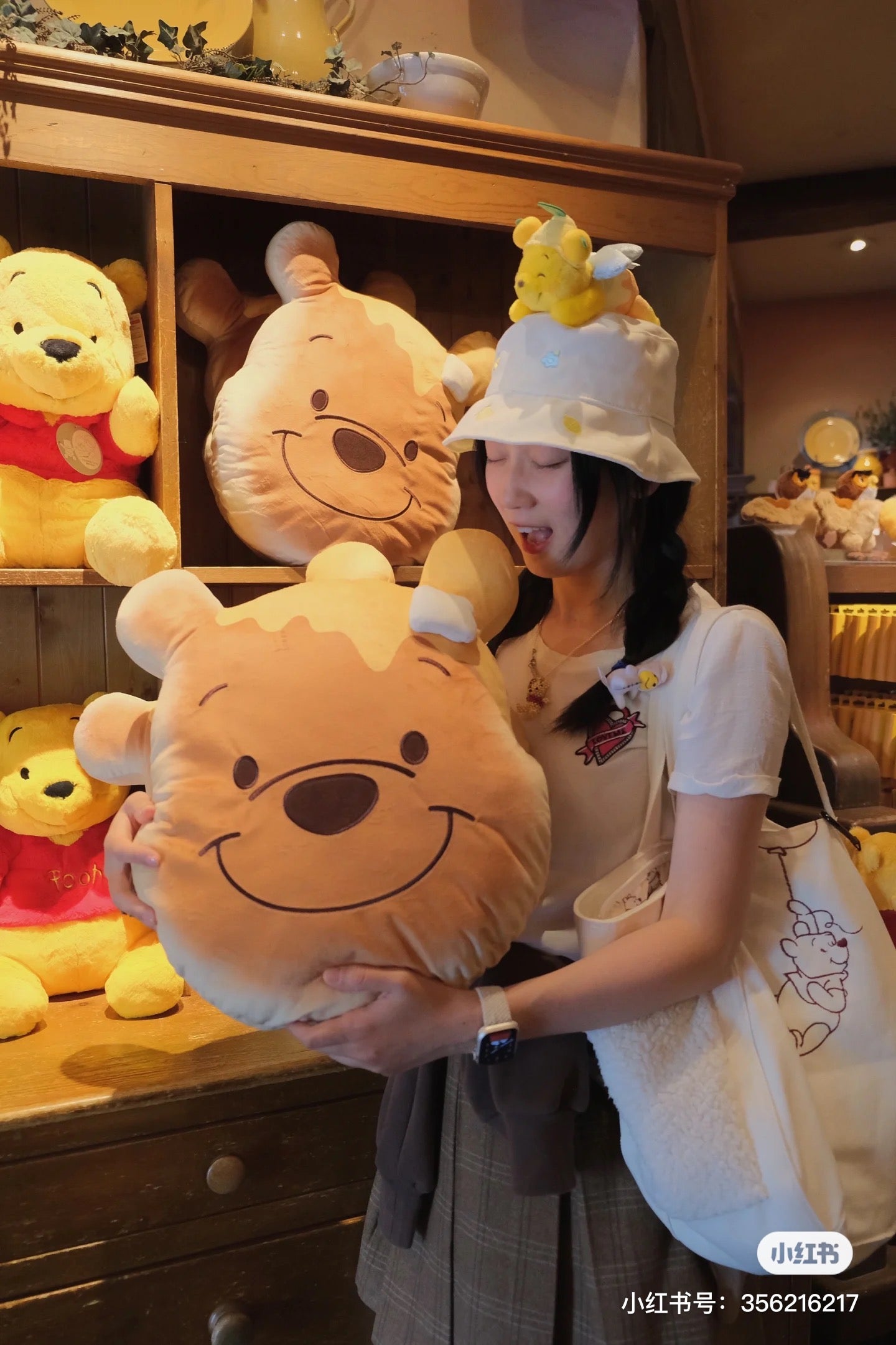 Disney|噗噗winnie the pooh小熊维尼超厚双层汉堡大抱枕|50 长 x 20 宽 cm