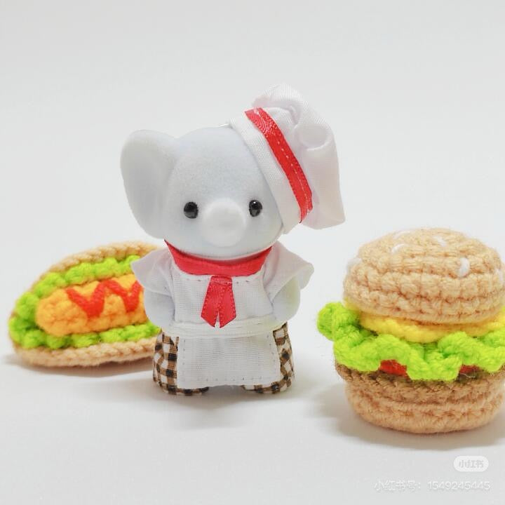 SylvanianFamilies|FOREST KITCHEN BABY ELEPHANT CHEF